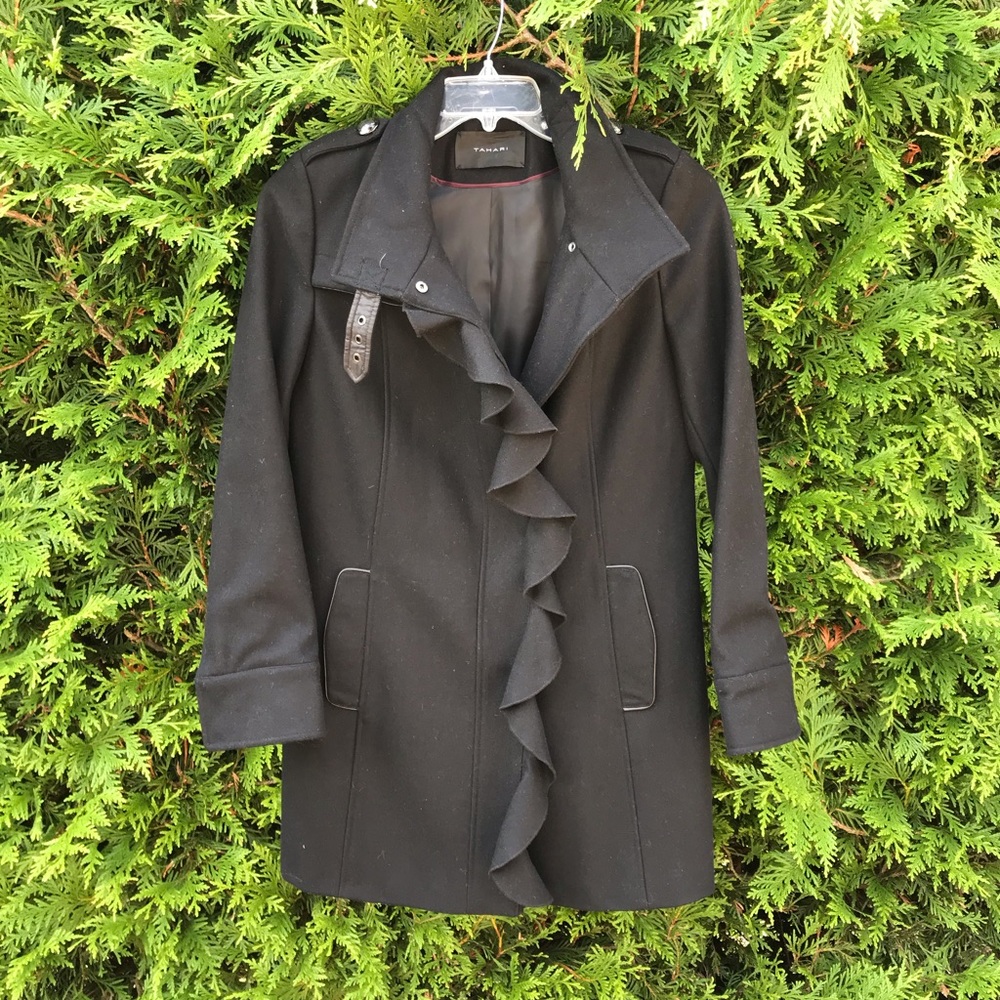 Tahari size 6 wool blend black trenchcoat
